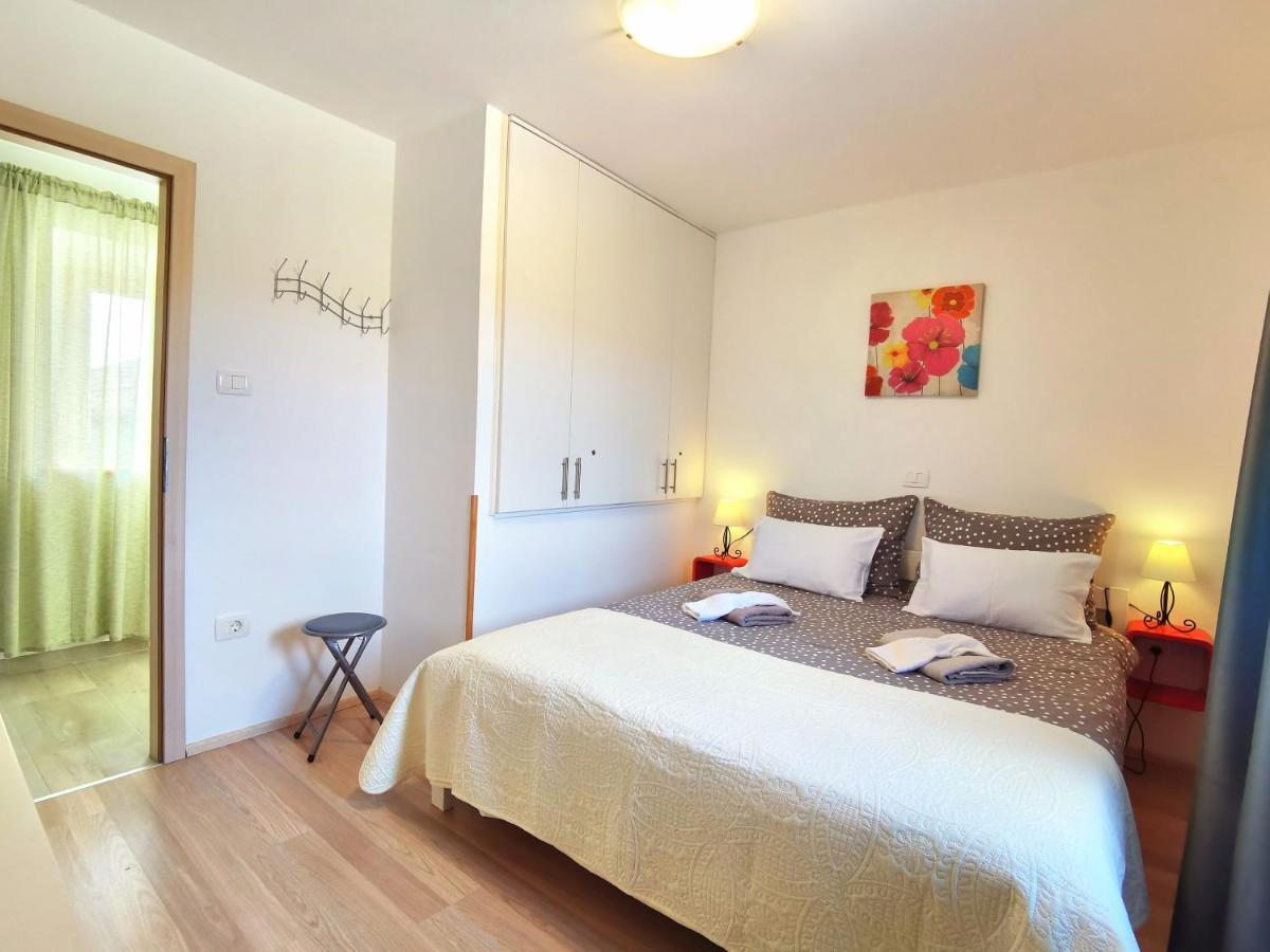 Jasmina Apartment Hum Exteriör bild