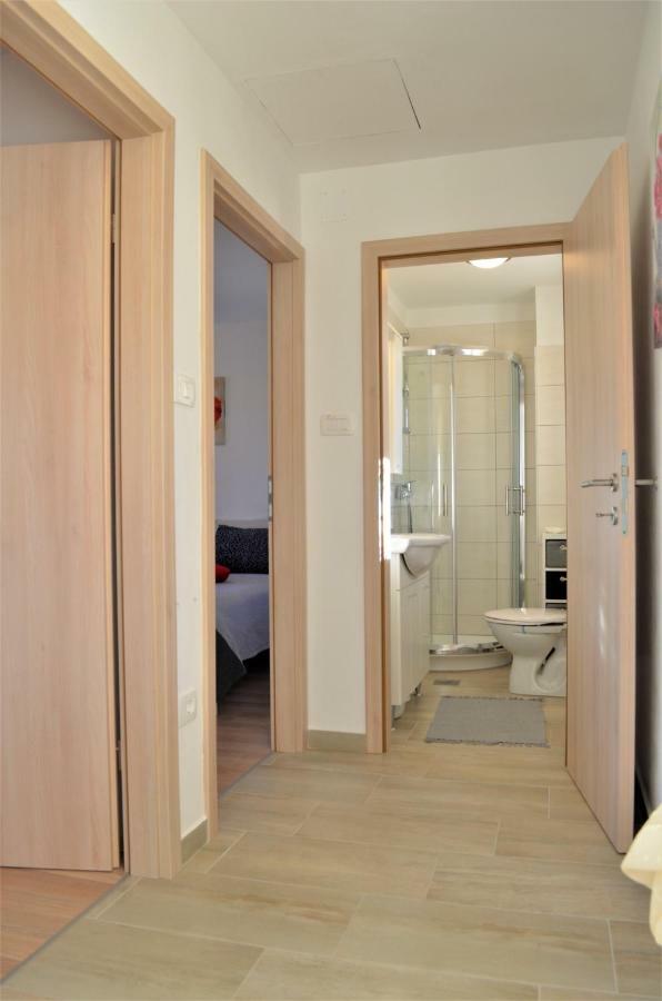Jasmina Apartment Hum Exteriör bild